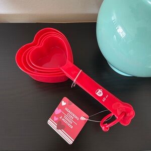 NWT Valentine’s Day Red Heart Shaped Measuring Cups Set Baking Cooking Love